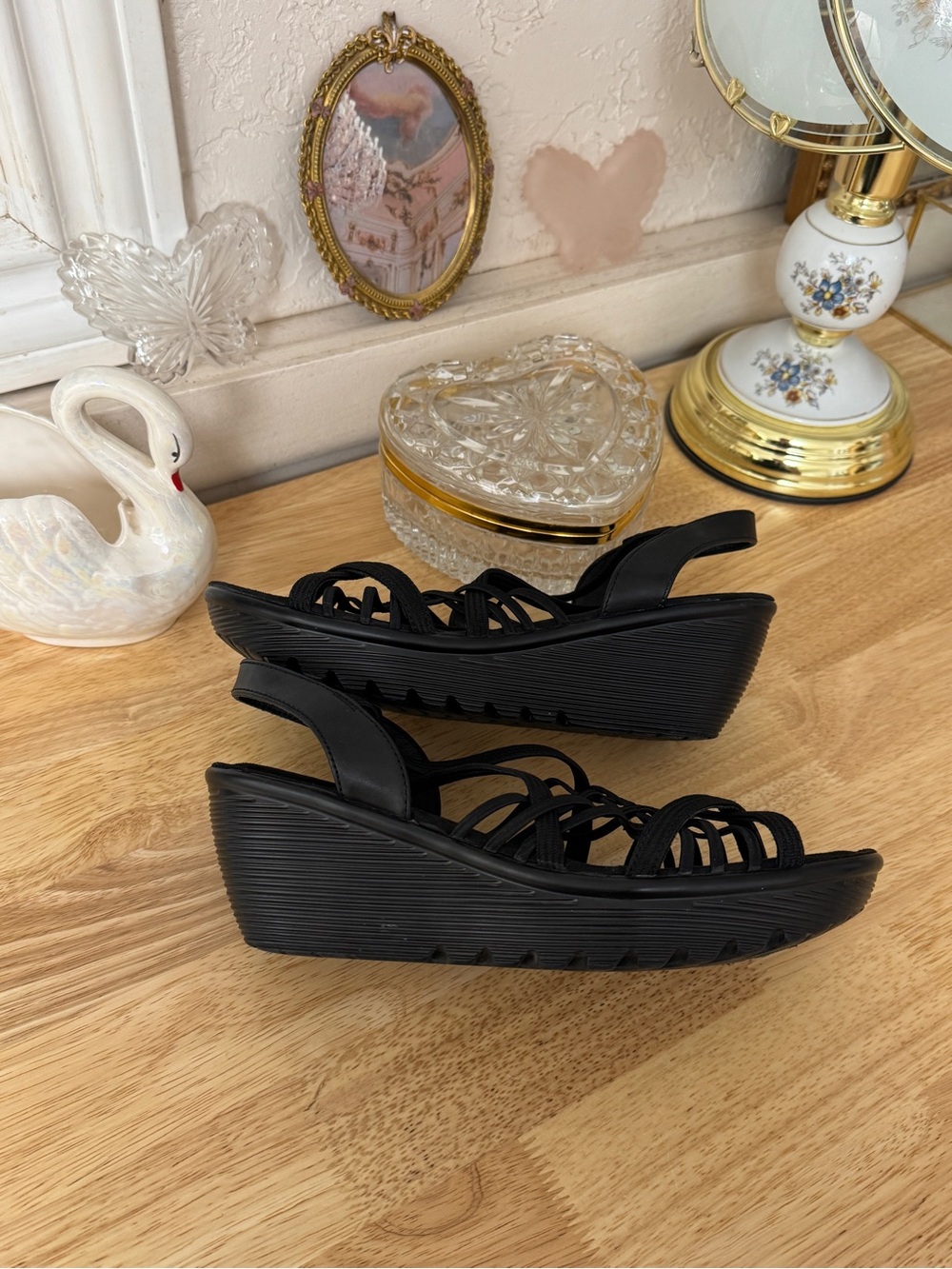 🖤 Skechers Black Strappy Platform Wedge Sandals – Size 8 🖤 - Picture 3 of 15